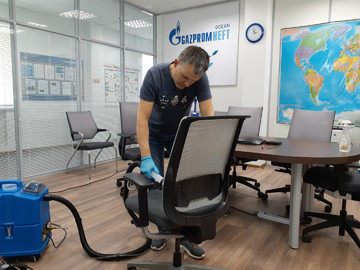 Химчистка компьютерных стульев офисе «Газпромнефть СМ»